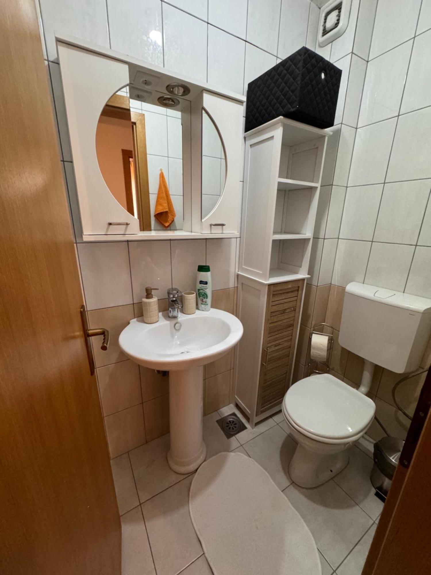 Big Spacious Apartment In Pej Center With Wi-Fi Πέγια Εξωτερικό φωτογραφία