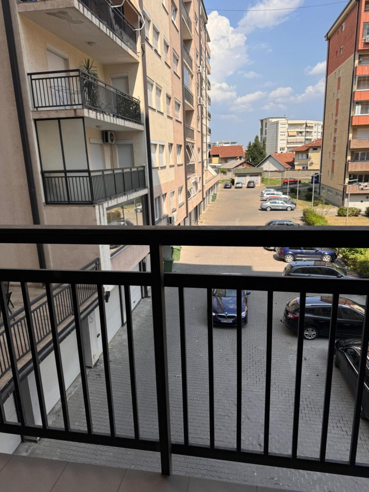 Big Spacious Apartment In Pej Center With Wi-Fi Πέγια Εξωτερικό φωτογραφία